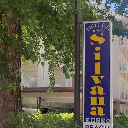 Hotel Silvana Beach Римини Екстериор снимка