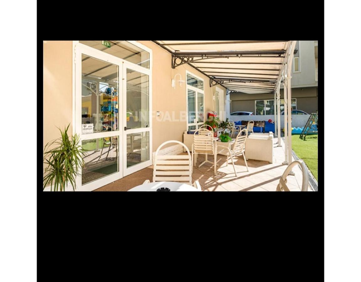 Hotel Silvana Beach Римини Екстериор снимка