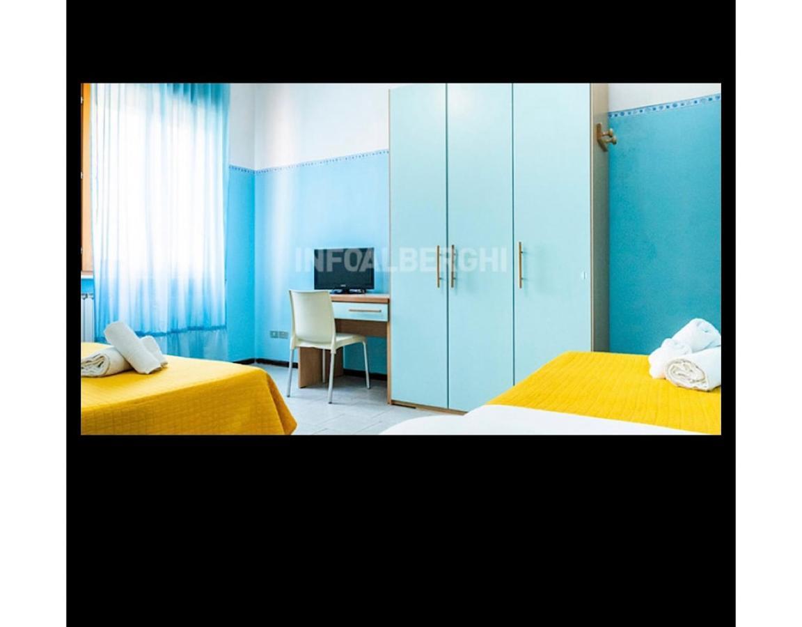 Hotel Silvana Beach Римини Екстериор снимка