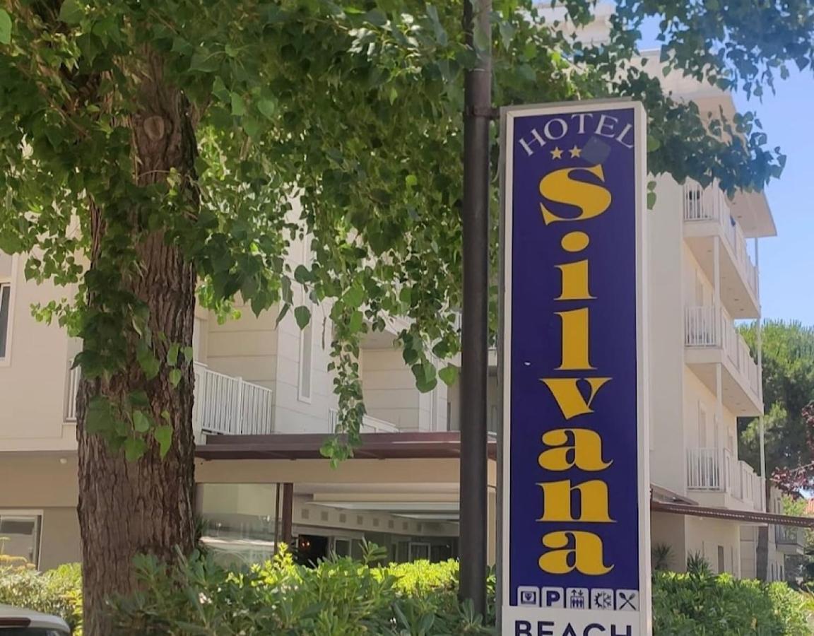 Hotel Silvana Beach Римини Екстериор снимка