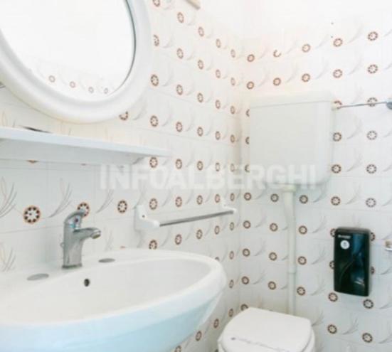 Hotel Silvana Beach Римини Екстериор снимка